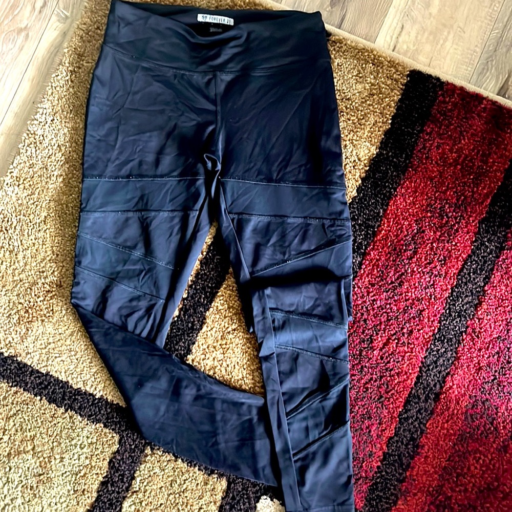 Mesh detail leggings